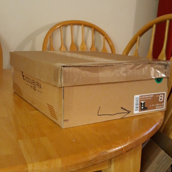 NIB Koolaburra short w/ 2 side bows - Picture 9 of 9